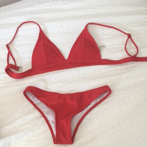 LIKE NEW RED BIKINI - Picture 1 of 2